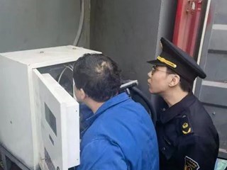 严打非法经营，维护群众利益——查获非法加油机